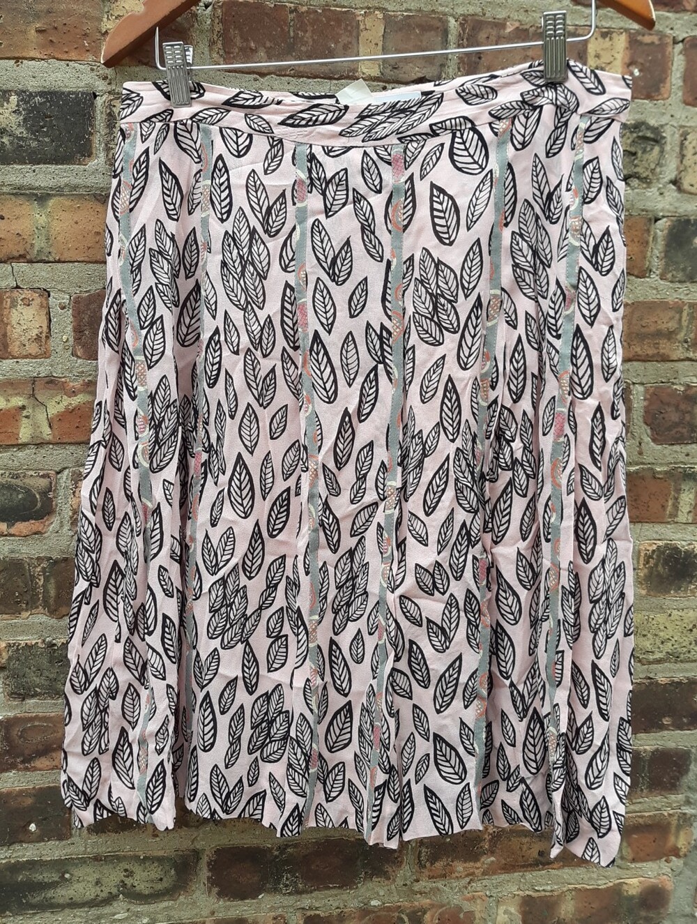 CACHAREL Vintage Pink Leaf Print Viscose Pleated Mini Skirt 10/42